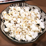 紅葉亭 - 食材がほとんどないので、ポップコーンで最後の一杯をかみしめました