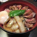人形町今半 - ステーキ丼。一口、味見をさせてもらったら、驚くほどの美味しさでした！