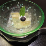 人形町今半 - 今半膳、ステーキ丼、どちらにもつく、デザート。桃のゼリーです。