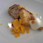 ビストロ デ シュナパン - 無花果と柿のケーキ、マンゴーシャーベットとシャンティイー添え