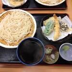 そば処 紫葉庵 - 天付きうどん温かいつけ汁