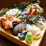サカバ食堂大漁一家 - 料理写真:「貝刺し盛りスペシャル」プリプリ、コリコリ！！新鮮な旬の貝類をそろえました。贅沢の極み。サザエ、ホタテ、赤貝、カキなどなど