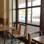 ひものや食堂 ひだまり - 店内から外