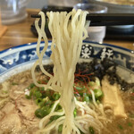 自家製麺 手もみラーメン 来楽軒 - 麺