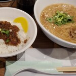 横浜中華街 台湾美食店 886食堂 - 