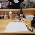 ラーメン 三亀 - 卓上