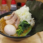 ラーメン 三亀 - 右面