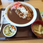 すき家 - ソーセージカレー・大盛り＋味噌汁＆漬物セット