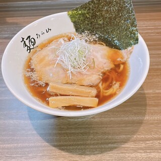 ”鮨うら山”がプロデュース。鮨の技法を活かした一杯をどうぞ