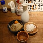 炭火焼鳥 とさか - お通し