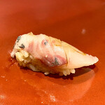 名駅 鮨 天野 - カンパチ握り