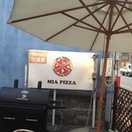 ミアピッツァ - お店の看板
