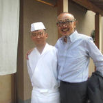 寿司 竹本 - 灼熱の中、記念撮影