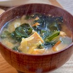 菜じゃ - スペシャル玄米定食・ハンバーグ(\1,200)　具沢山の味噌汁