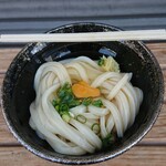 須崎食料品店 - うどん(大・冷)と、生玉子