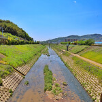 ミネロワ - すぐ近くの川が綺麗