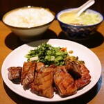 牛たん炭火焼き吉次 - 牛たん定食 1.5人前(3,400円)
麦飯･テールスープ付き