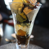 DINING & BAR TABLE 9 TOKYO - 