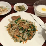 Touhou Kou - スタミナレバニラ炒めセット
                        シャキシャキ野菜！やはり中華の炒め物は間違いない