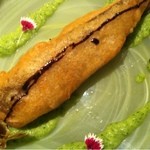 鮎のフリット　鮎の肝とフォアグラ　きゅうりとアサリのソースで