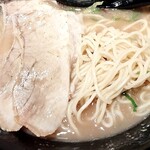 俺式 純 - 麺とチャーシュー