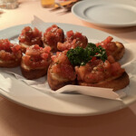 アントニオ - 刻みトマトとブルスケッタ(これはマスト！)