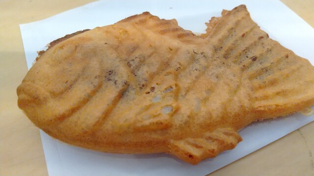 『パリッとフワッとととたい焼き』by チョッパオ : たいやき とと - 鶯谷/たい焼き・大判焼き [食べログ]