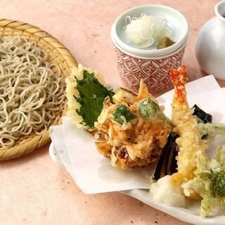 Kisshouiori - 桜海老のかき揚げと季節野菜の天もり蕎麦1760円（冷蕎麦）