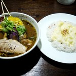 ラベンダーポークの炙り角煮カレー