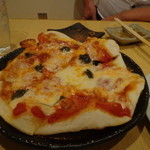 ちろり - ピザ　マルゲリータ \680