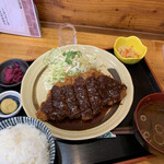 Tsukurutei - 味噌カツランチ　¥880(税込)