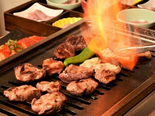 Buta Yakiniku Gurumanzu - 朝引き豚肉の焼肉店