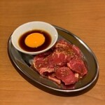 5秒烤里脊肉680日元 (含税748日元)