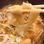 めんつるび - 幅広麺リフト