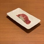 Grilled Japanese black beef sirloin Sushi 380 yen (418 yen including tax)