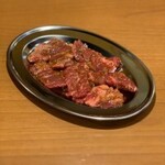 Skirt steak with sweet and spicy sauce 880 yen (968 yen including tax)