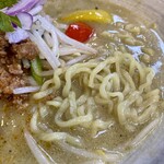 蔵出し味噌 麺場 田所商店 - グリーン味噌カレーらーめん 接写２