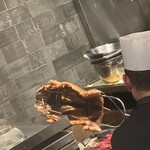 仁修樓 - まずは、リブ側の骨から焼き上げる