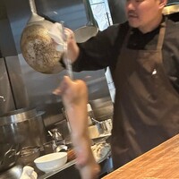 仁修樓 - 本日のメーンイベント　仔豚さん