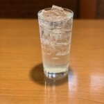 【丙】 【飲】 麒麟燒酒加冰無糖檸檬380日元 (含稅418日元)
