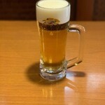 【飲】 長頸鹿一番榨中杯380日元 (含稅418日元)