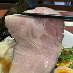 酒肴場 屯 - 低温調理のカタロースチャーシューは厚切りでボリューミー