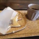 OHANA COFFEE - 本日のコーヒーとたい焼きを２匹