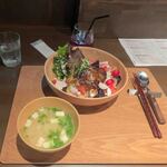 焼肉寿六本松ジェン - ベジバーグ丼1560円