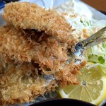 御食事処 魚ふみ - アジフライ2尾とイワシフライ1尾