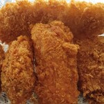 Derisutasuehiro - チーズ入りチキンカツ180円（税抜）・カキフライ130円（税抜）×２・カニクリームコロッケ180円（税抜）・メンチカツ160円（税抜）