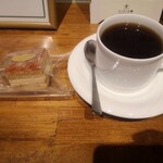 キエイドー - メープルシナモンケーキとコロンビアのブレンド（1杯目）