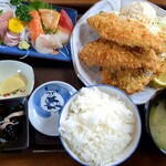 御食事処 魚ふみ - アジとイワシフライと刺身定食＠1700円