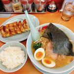 ラーメン山岡家 - 醤油ネギチャーシュー麺