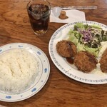 J's Diner - ランチメニュー「カニクリームコロッケとエビフライ」(950円)